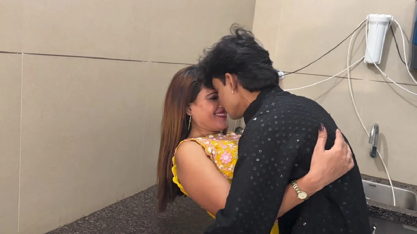 Love In Kitchen Uncut